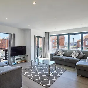  Apartment Host & - Pad United Kingdom